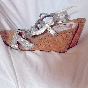 Gianni Bini sandals